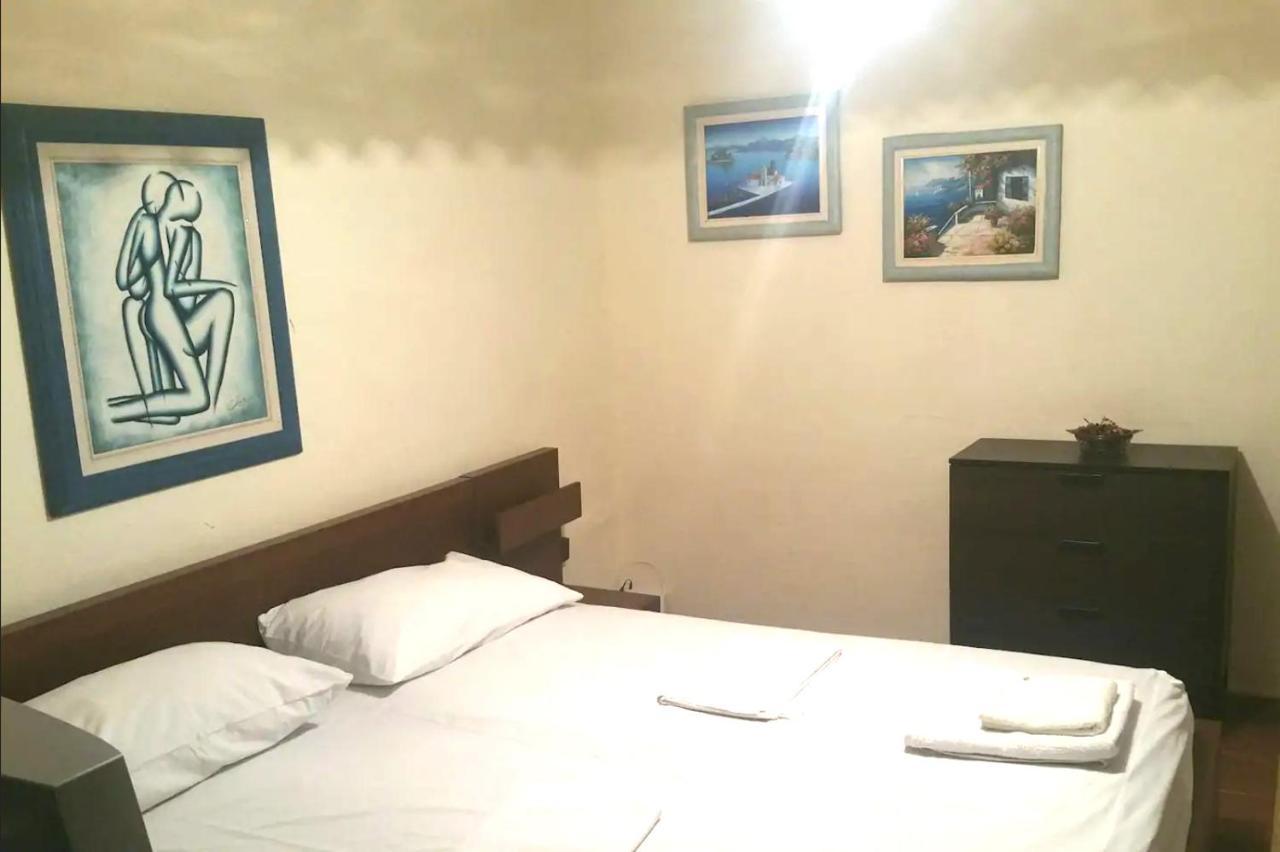 טיראנה Communist Style Apartment מראה חיצוני תמונה