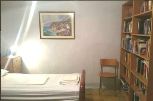 טיראנה Communist Style Apartment מראה חיצוני תמונה